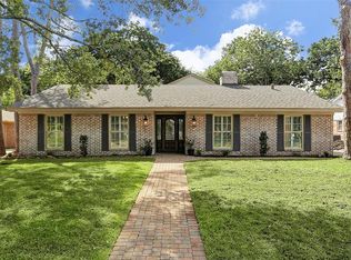 602 Walnut Bend Ln, Houston, TX 77042