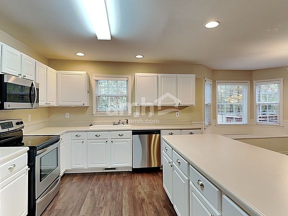 3rd image of 6520 Austin Creek Dr