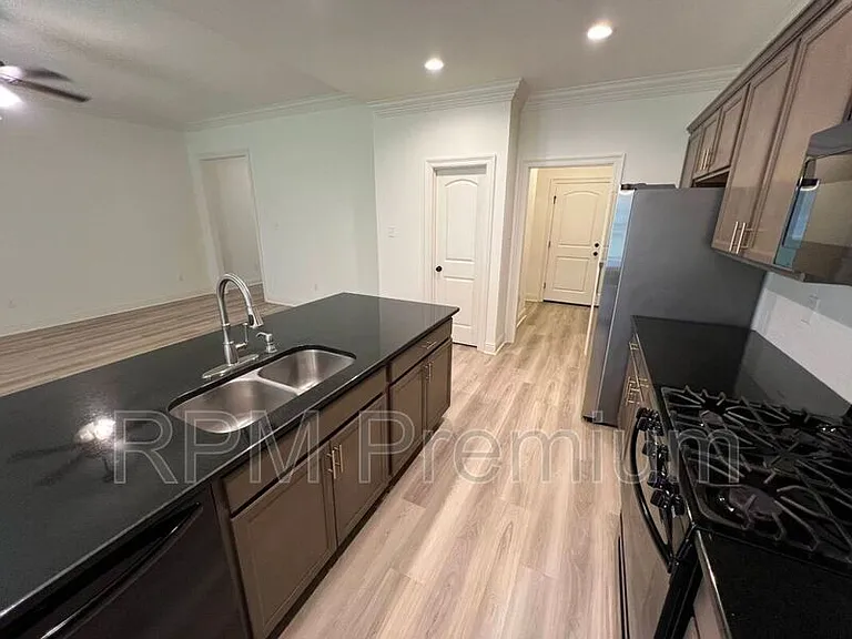7108 Kenilworth Crossing Ave — Photo 9