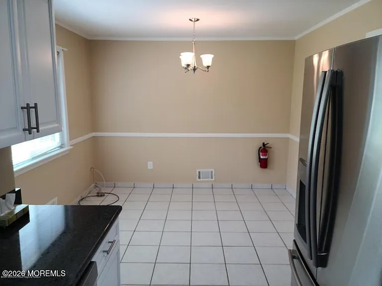 215 Clubhouse Dr — Photo 9
