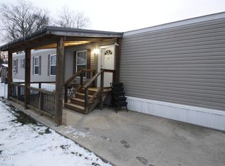 22 Blue Jay Dr, Watsontown, PA 17777