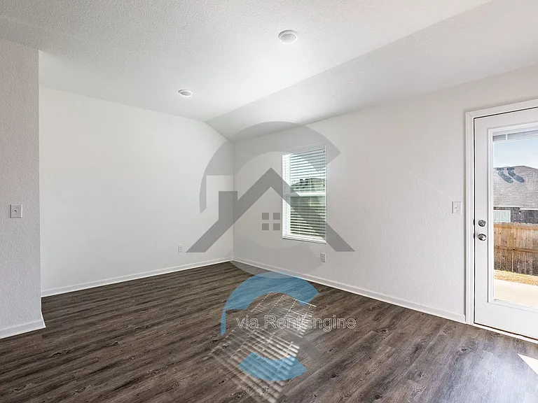1155 Gallery Dr — Photo 6