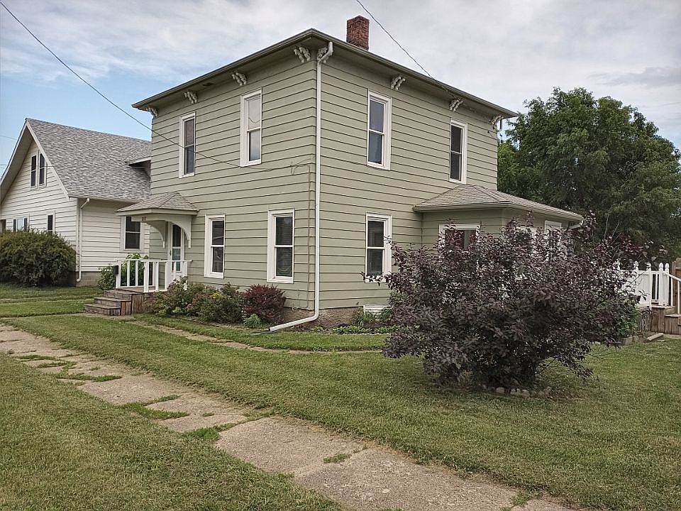 1st image of 207 S Park St