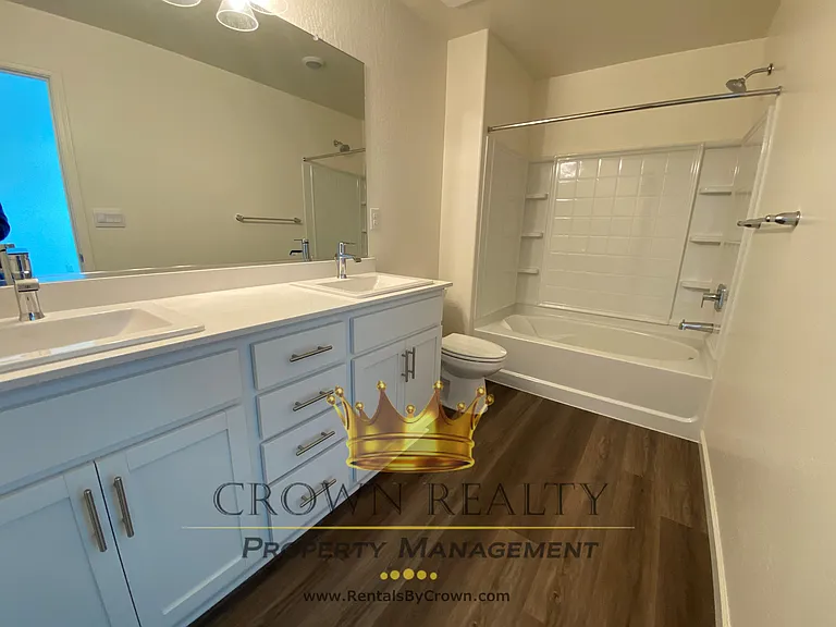1109 E Elkhorn Ave — Photo 22