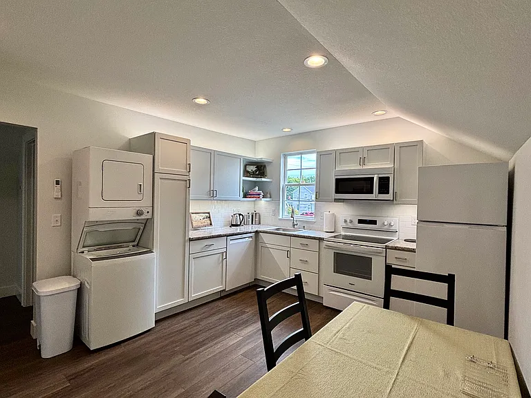 228 N 1st Ave #B — Photo 21