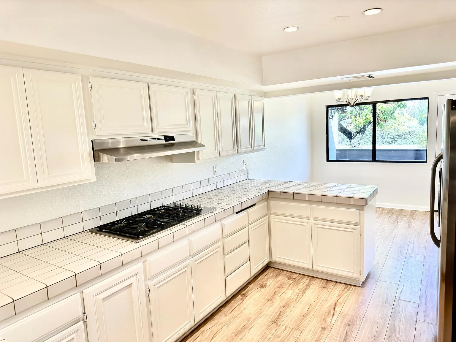 260 Old Ranch Rd — Photo 2