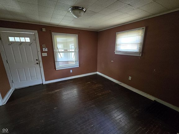 3rd image of 654 N Alton Ave