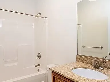1123 Royal Ct — Photo 9