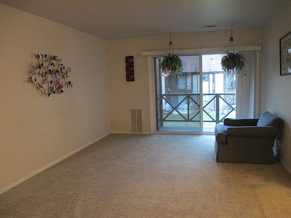 4th image of 1015 Cottonwood Ct #2A