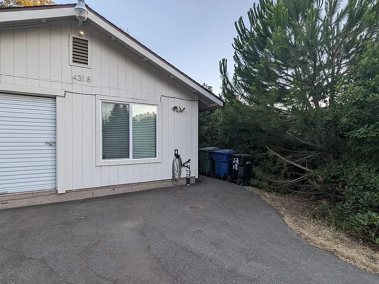 4318 Illinois Ave — Photo 2