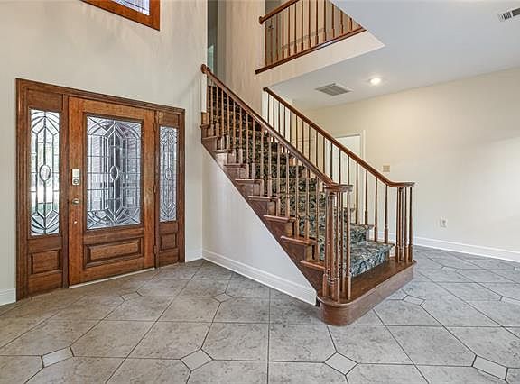 3rd image of 16 Parkwood Dr