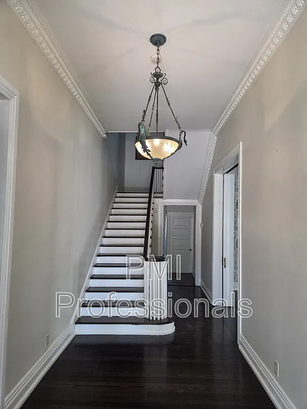 4 bed, 3.5 bath, 4029 sqft, $4,000 — Photo 2