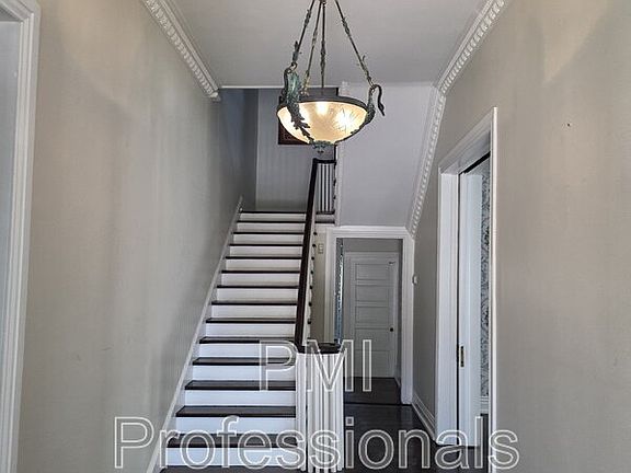 2nd image of 401 E Main St