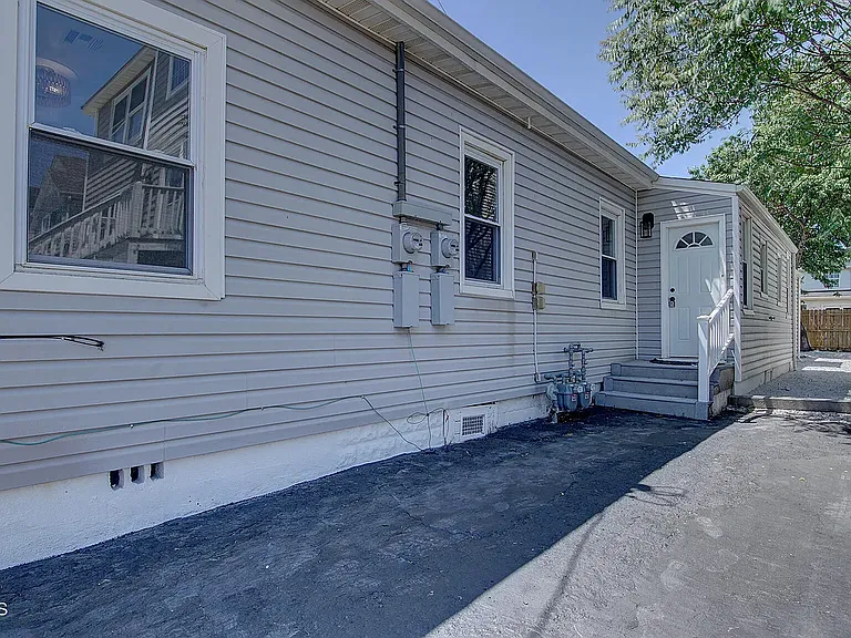 19 Bayview Ave #B — Photo 25