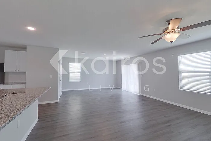 8675 SW 43rd Ter — Photo 4