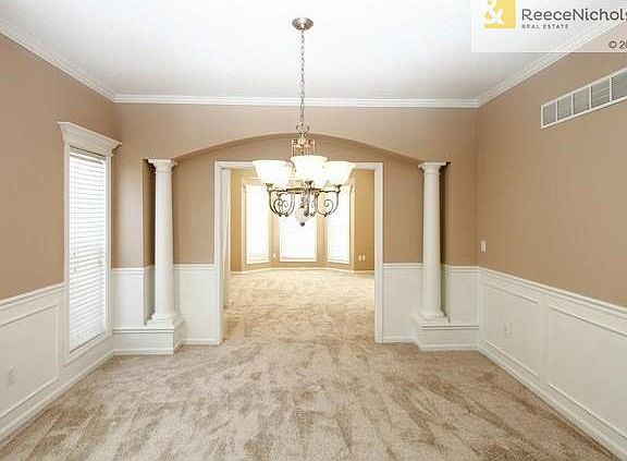 Large Gourmet Kitchen with New Solid Surface Counter tops, Newer Dishwasher, Viking Gas Range