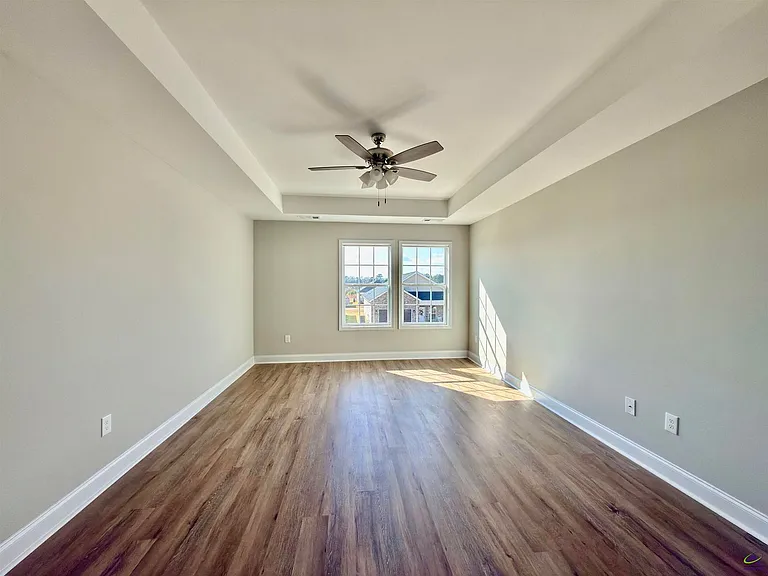 212 Beau Claire Cir — Photo 38