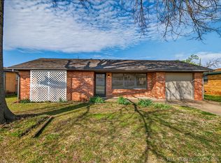 429 NE Elmhurst Ave, Bartlesville, OK 74006