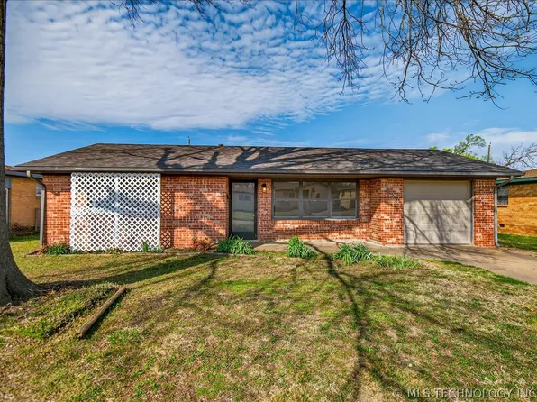 429 NE Elmhurst Ave, Bartlesville, OK 74006