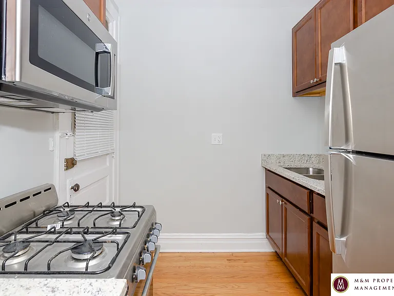 1010 North Boulevard — Photo 24