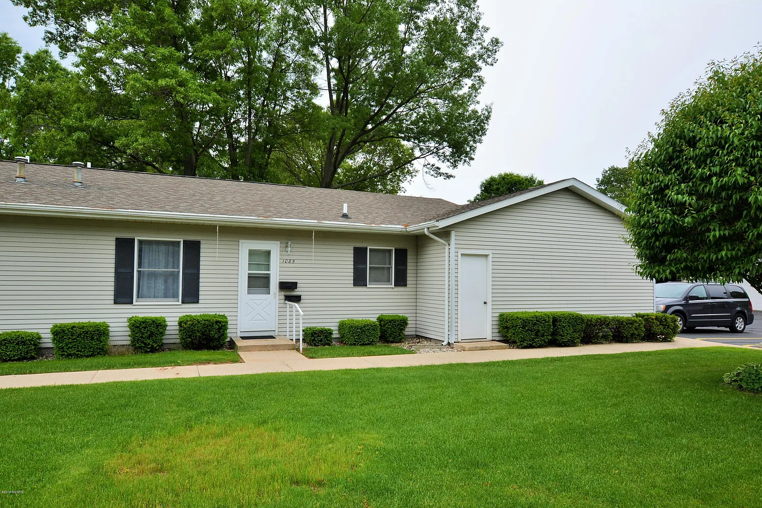 1085 Walnut Grove Dr #32 photo 1