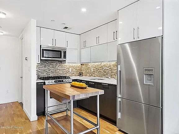 3rd image of 500 4th Ave APT 2H