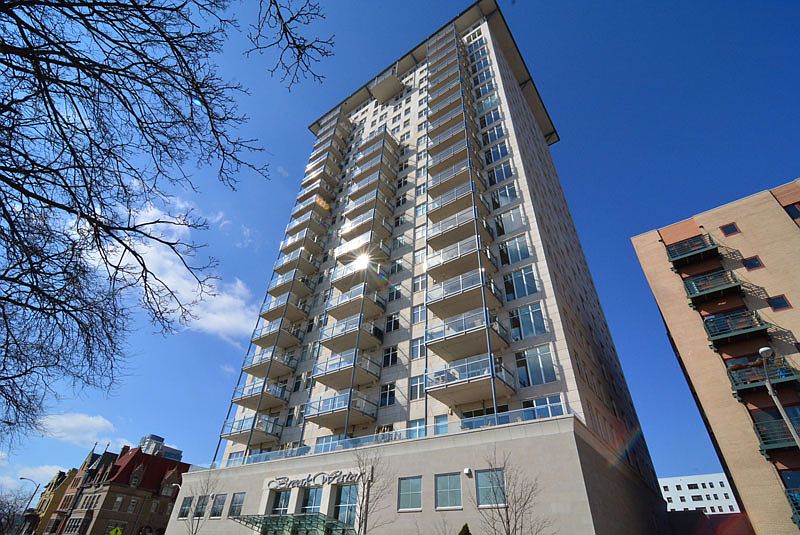 1st image of 1313 N Franklin Pl APT 1806