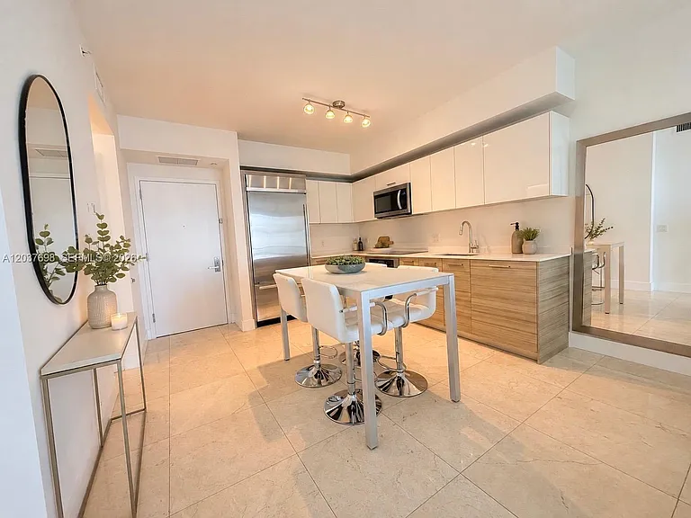 1300 Brickell Bay Dr #1904 — Photo 6
