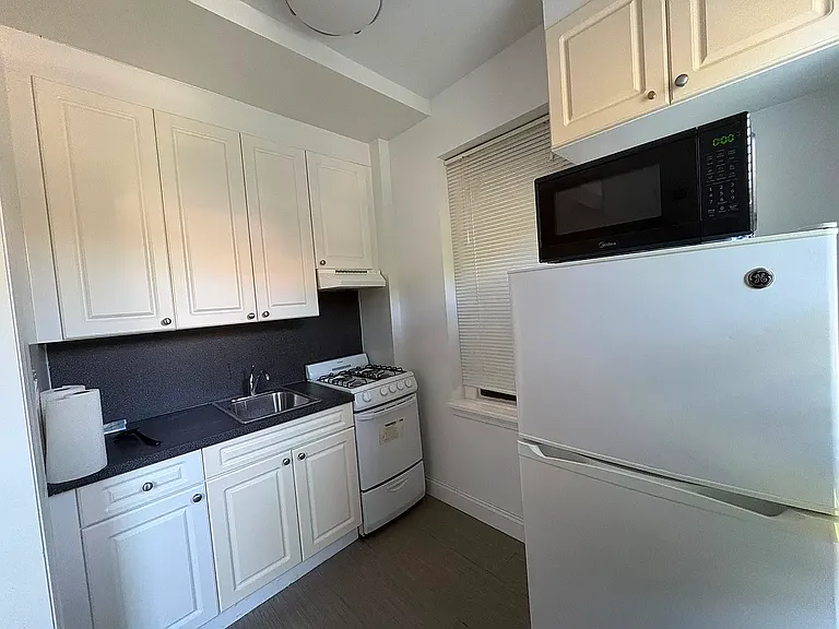 172-90 Highland Ave #2H — Photo 10