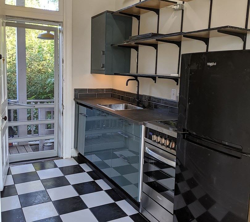 1st image of 3135 W Franklin St #2