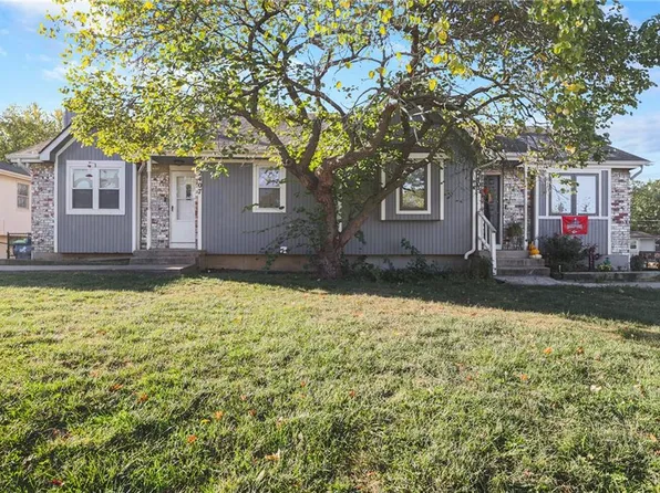 2407 Pearson Cir, Harrisonville, MO 64701