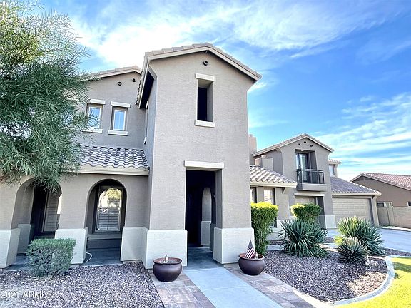 3rd image of 2315 W River Rock Ct