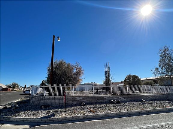 5th image of 674 Riverfront Drive