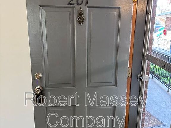 2nd image of 2124 Cherokee Pkwy #201