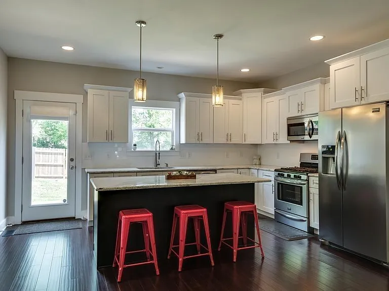 1015B Elvira Ave — Photo 8
