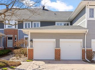 17 Mashie Ct, Woodridge, IL