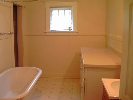 5th image of 865 Crosby St NW