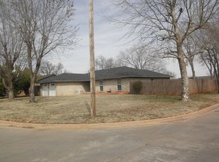 102 Sondra Dr, Elk City, OK 73644