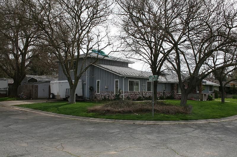 1st image of 414 Manzanita Way
