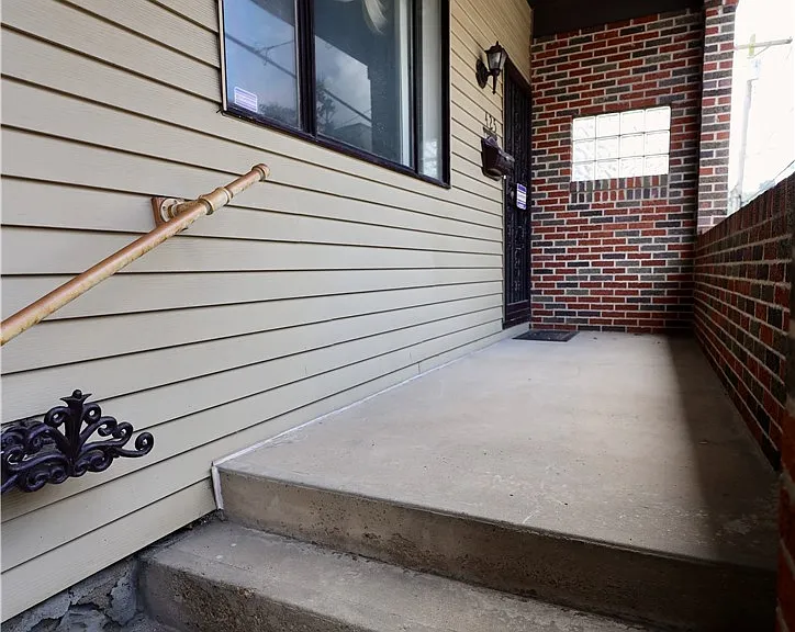 425 Pearl St — Photo 5
