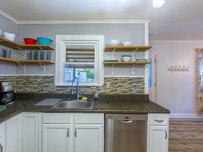 2801 Alhambra Cir — Photo 19