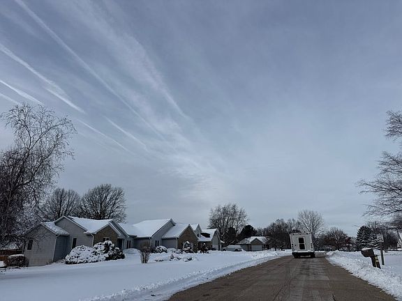 5th image of 220 Glen Abbey Dr