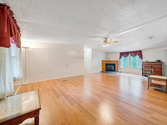 5th image of 872 Hunters Dr