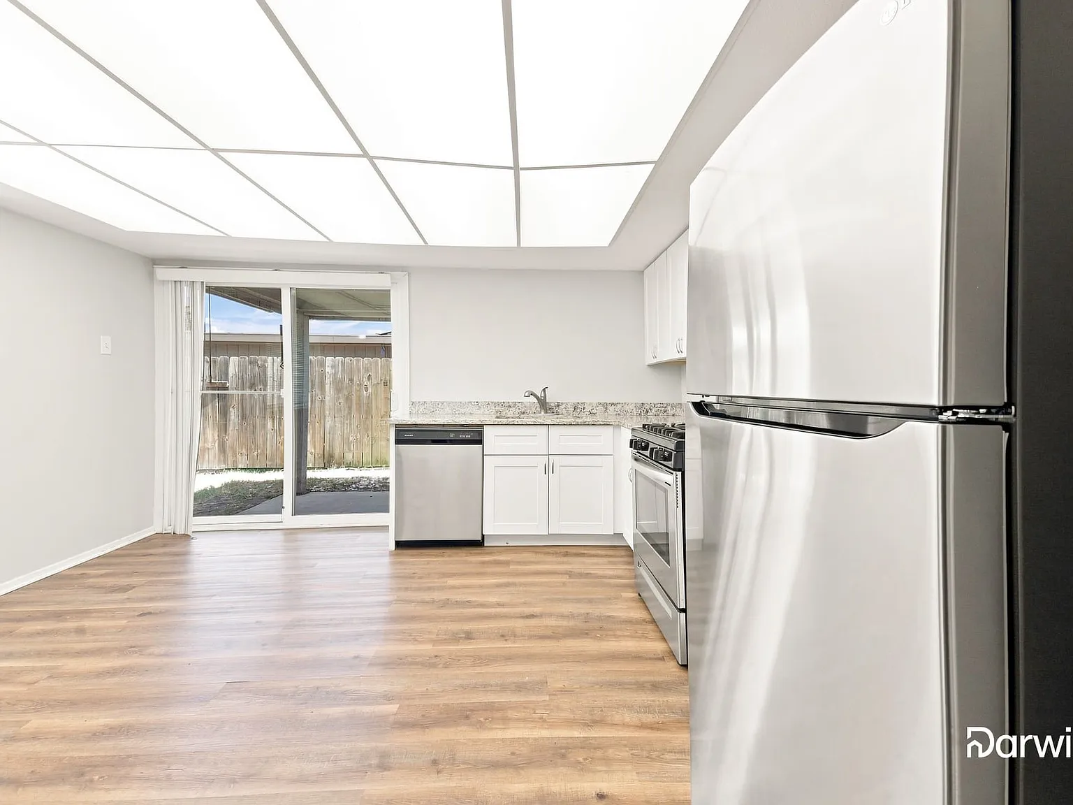 3 bed, 2.0 bath, 1412 sqft, $2,330 — Photo 4