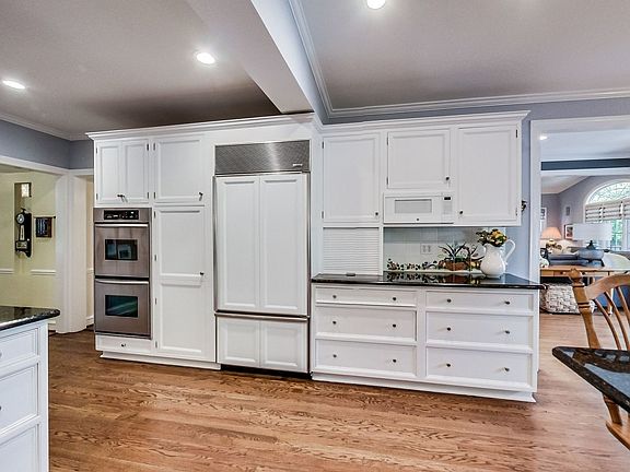 5th image of 9314 Lawndale Ave