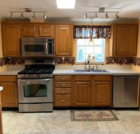 2nd image of 1 Cypress Ln