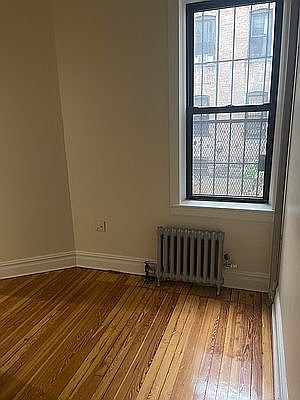 4th image of 300 12th St APT 5