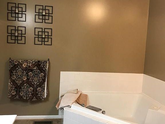 5th image of 8385 Dents Ln
