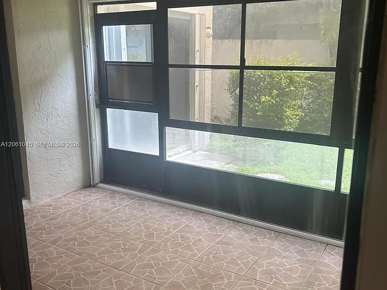 5901 Chester Ln — Photo 16