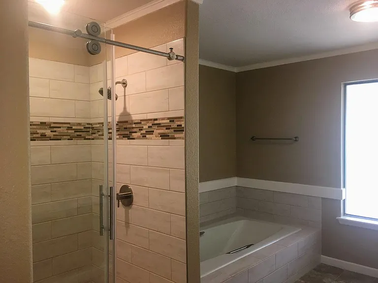 321 Englewood Dr — Photo 5